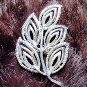 Vintage Gerry's Silvertone Matte Shiny Leaf Stunning Brooch